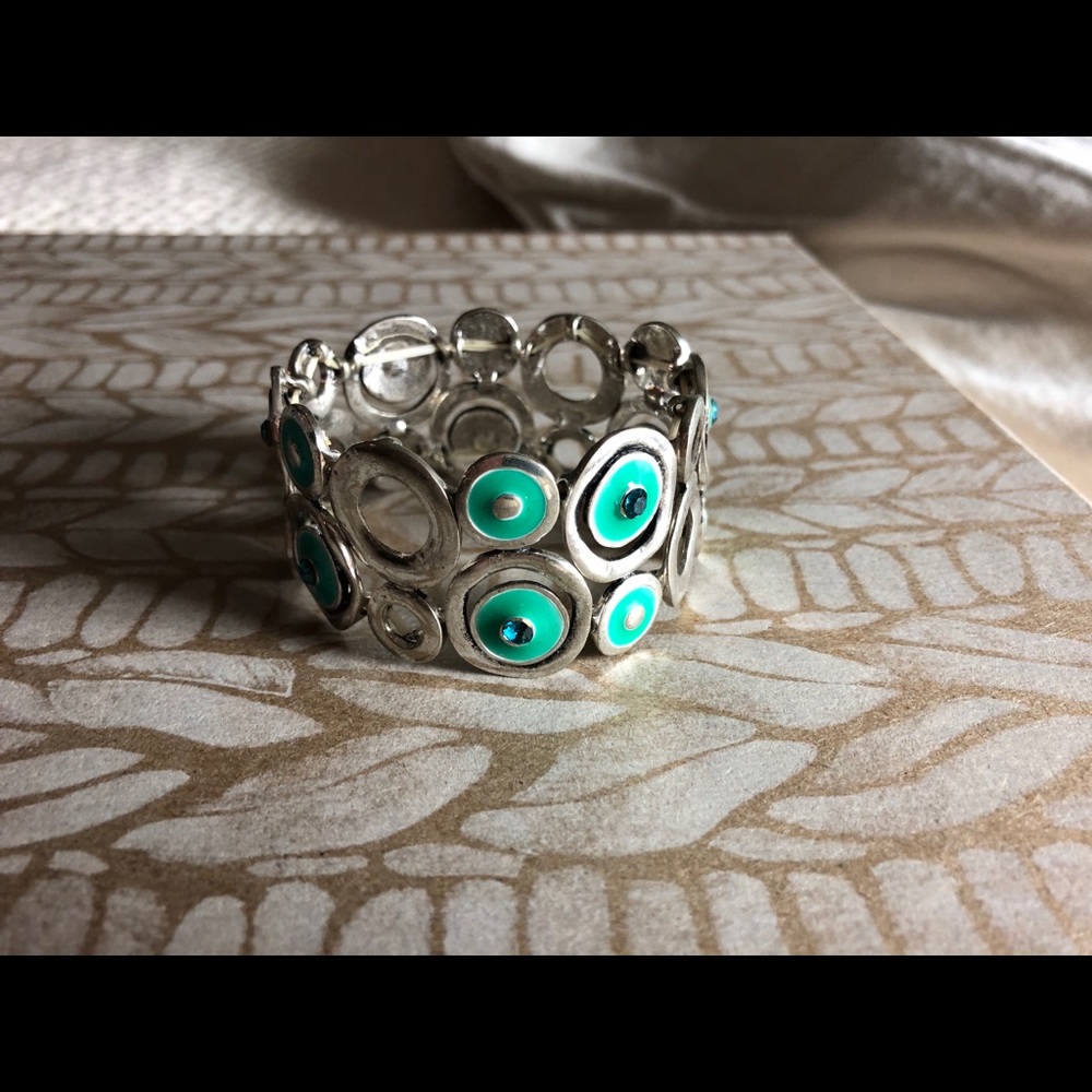 Stretchy cuff bracelet
